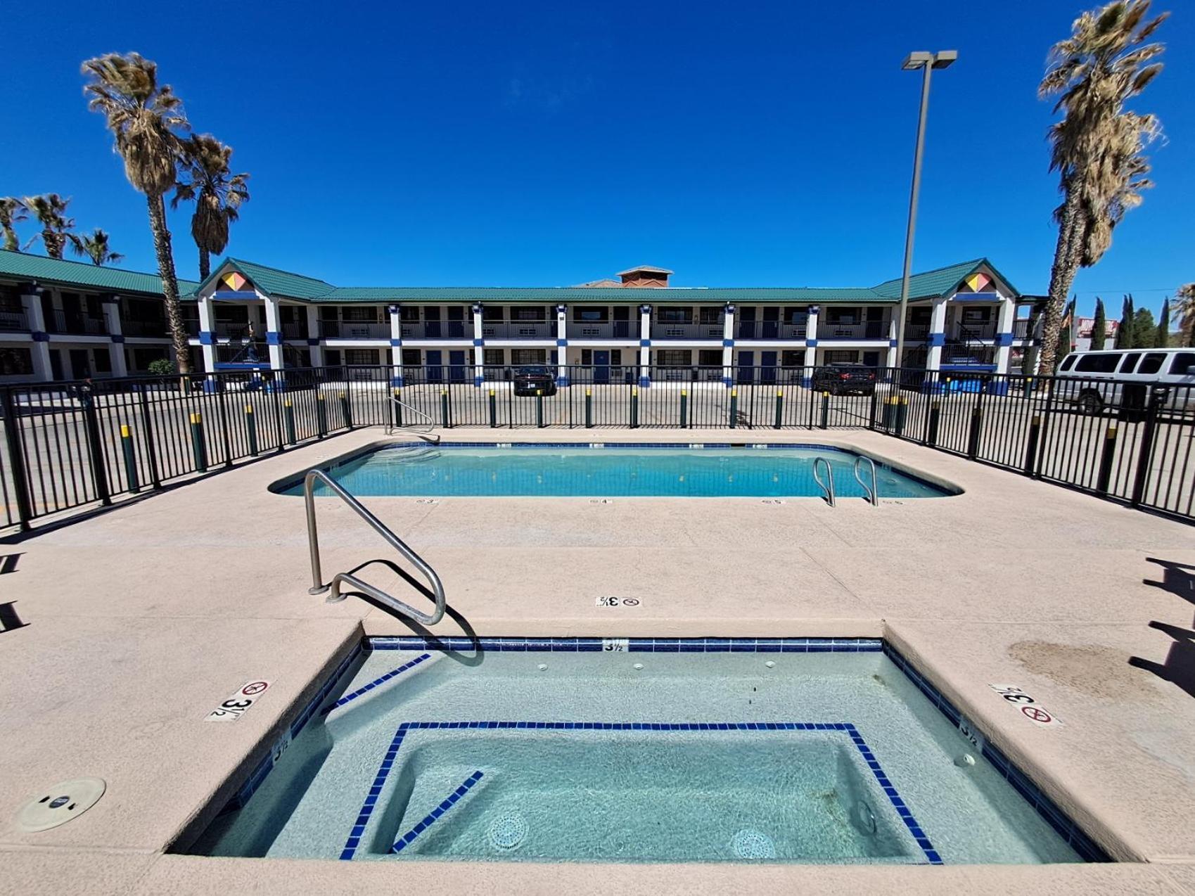 Days Inn By Wyndham Safford, Az 외부 사진